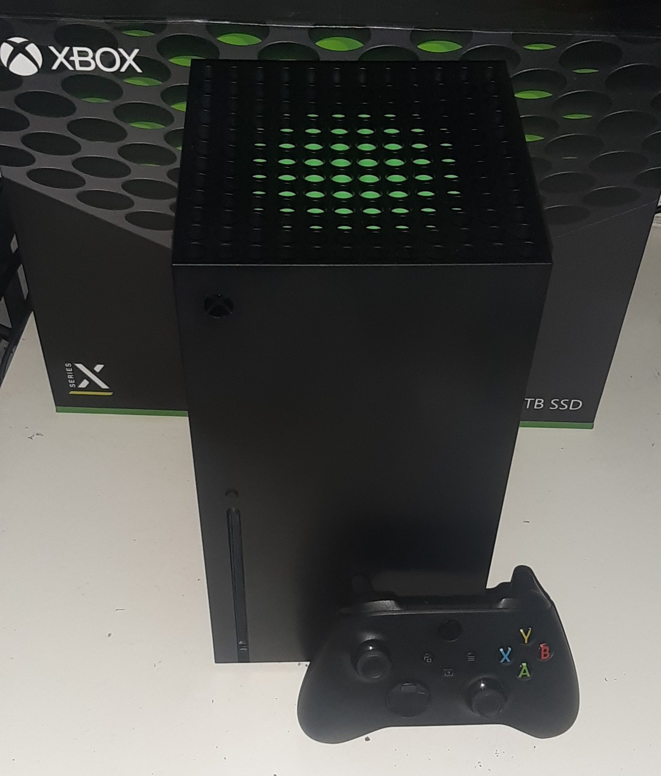Xbox Series X 黑色直立塔型主機